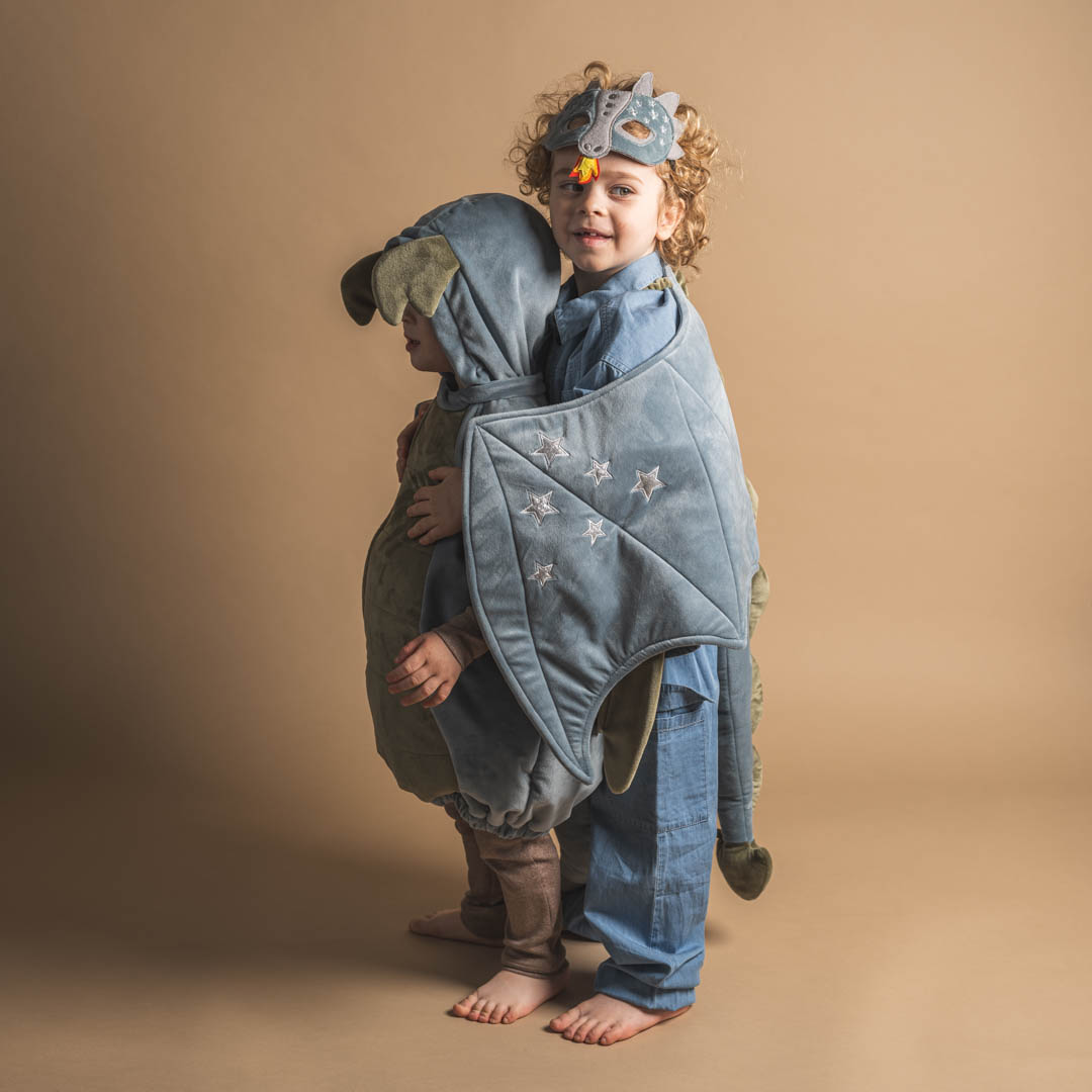That's Mine Steven dragekostume - Deep lichen green - Shell : 100% polyester / Lining: 100% cotton / Padding: 100% polyester Buy Legetid||Kostumer||personale||New in for the boys here.