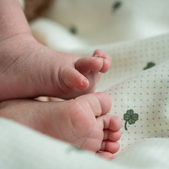 That's Mine Levi sengetøj - Specks of luck - 100% Organic cotton Buy Sovetid||Sengetøj||personale||SS26 here.