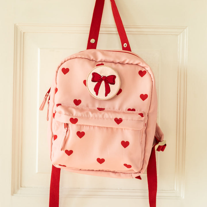 That's Mine Benson organiseringsrygsæk - Prism pink - Outer: 100% Recycled polyester Lining: 100% Polyester Buy Bolig & udstyr||Udstyr||Rygsække||personale||Forår 2026 here.