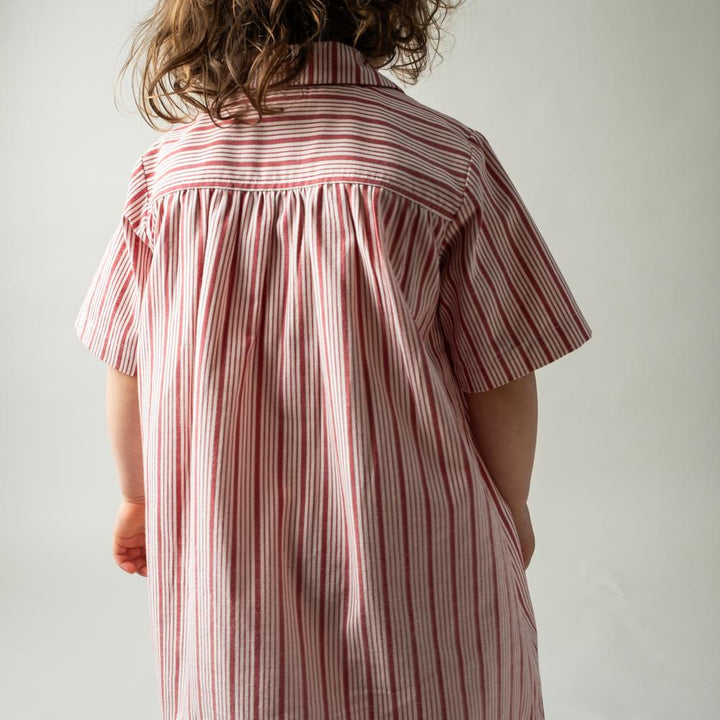 That's Mine Hea kjole - Classic red - 100% Organic cotton Buy Kjoler||Kjoler & nederdele||personale||Forår 2026 here.